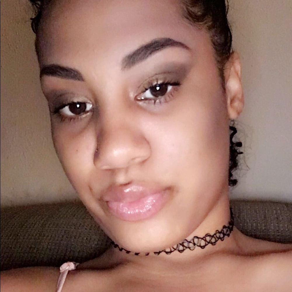 Meet your Posher, Serena